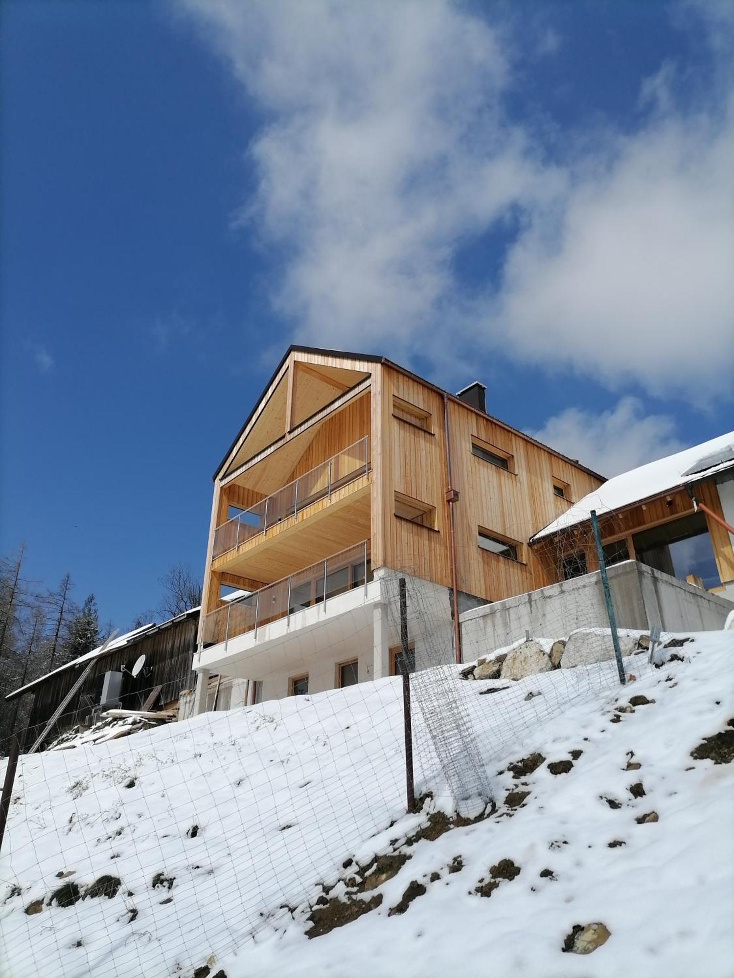 Holzhaus "Zum Schwarz'N" Apartment Aurach am Hongar Exterior foto